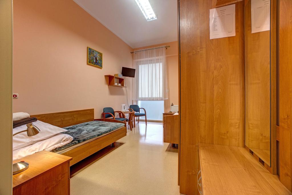 Hôtel Sanatorium Uzdrowiskowe Nr IV à Iwonicz-Zdrój Extérieur photo